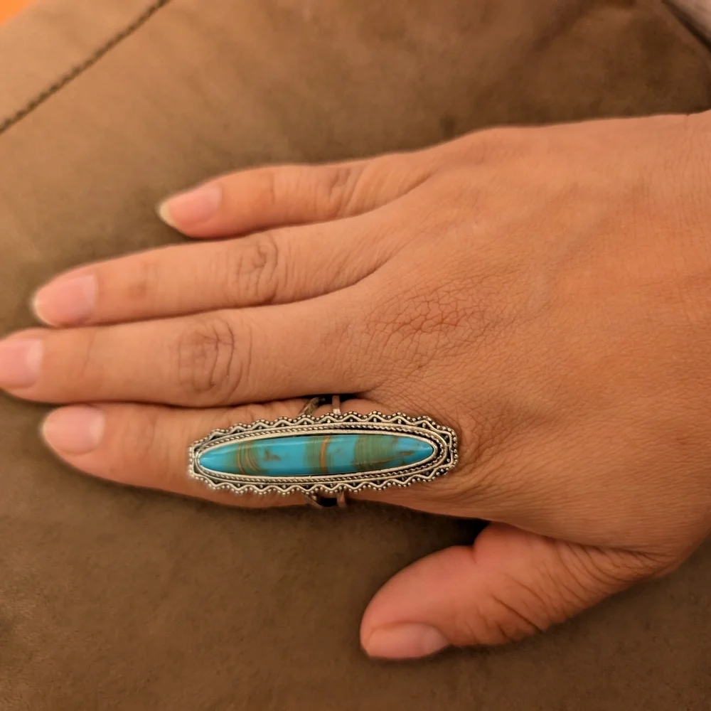 Vintage Silver and Blue Ring with Intricate Design - Picture 3 of 3